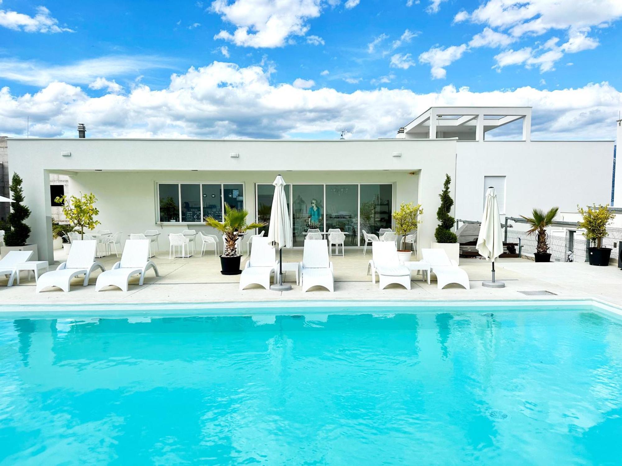 Nautica Apartment ราชานาส ภายนอก รูปภาพ